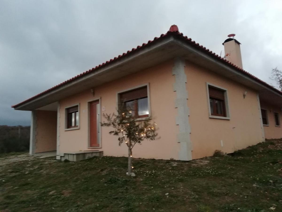 Casa Da Fonte Em Prada, Vinhais Bagian luar foto