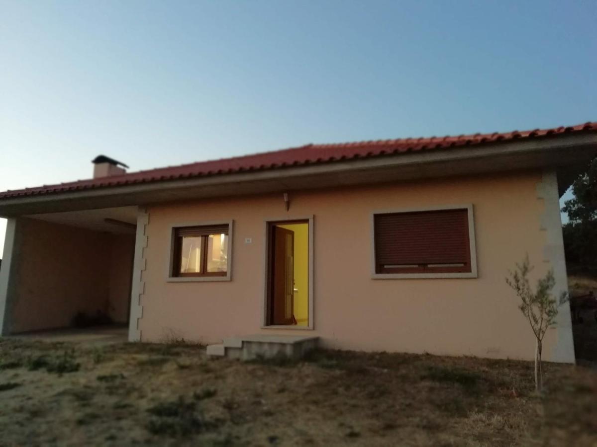 Casa Da Fonte Em Prada, Vinhais Bagian luar foto